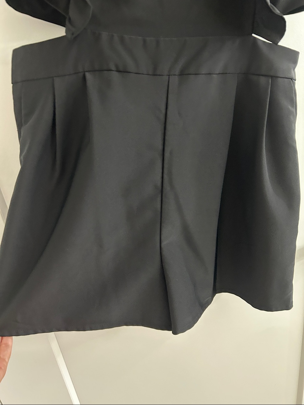 NWOT TCEC Black Ruffled Cut Out Waist Romper |Size Medium - Picture 7 of 16
